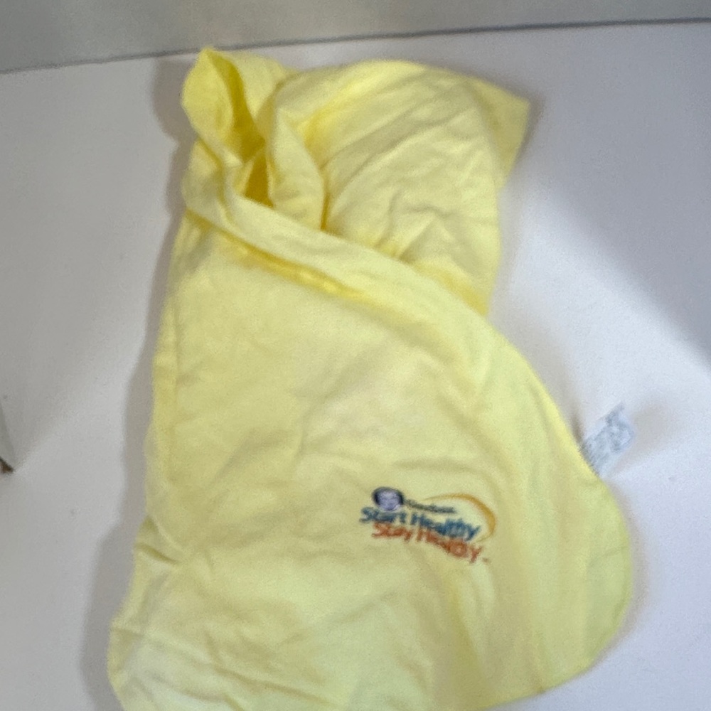 Gerber yellow nursing cover